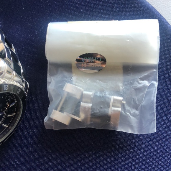 Guess Collection Watch - Picture 5 of 6